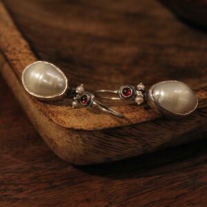 Σκουλαρίκια με Μαργαριτάρια και Γρανάδα