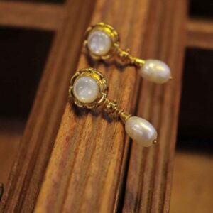 Flower Earrings in Gold