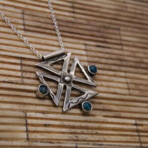 Ασημένιος Σταυρός με Κυανίτη