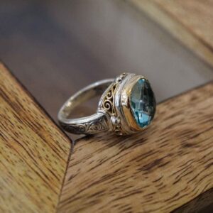 Statement Silver ring with details in 18K Gold