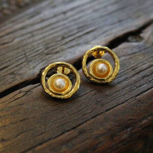 Pearl Earrings in Gold