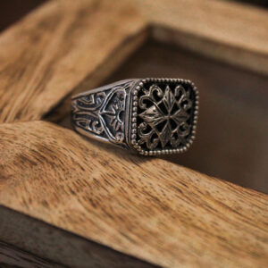 Classic Engraved Ring in Sterling Silver
