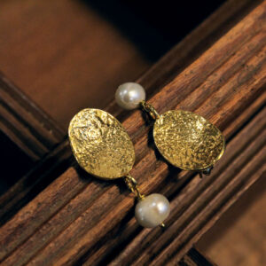 Σφυρήλατα Οβάλ Σκουλαρίκια με Μαραγαριτάρια