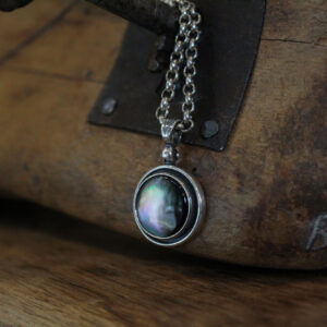 Mother of Pearl Round Pendant
