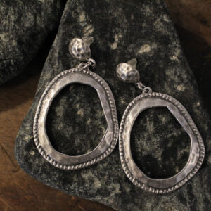 Σφυρήλατα Σκουλαρίκια