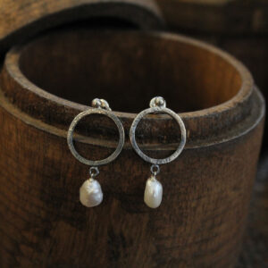 Oxidized Pearl Earrings