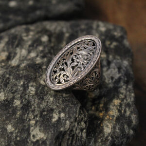 Statement Flower Ring in Silver