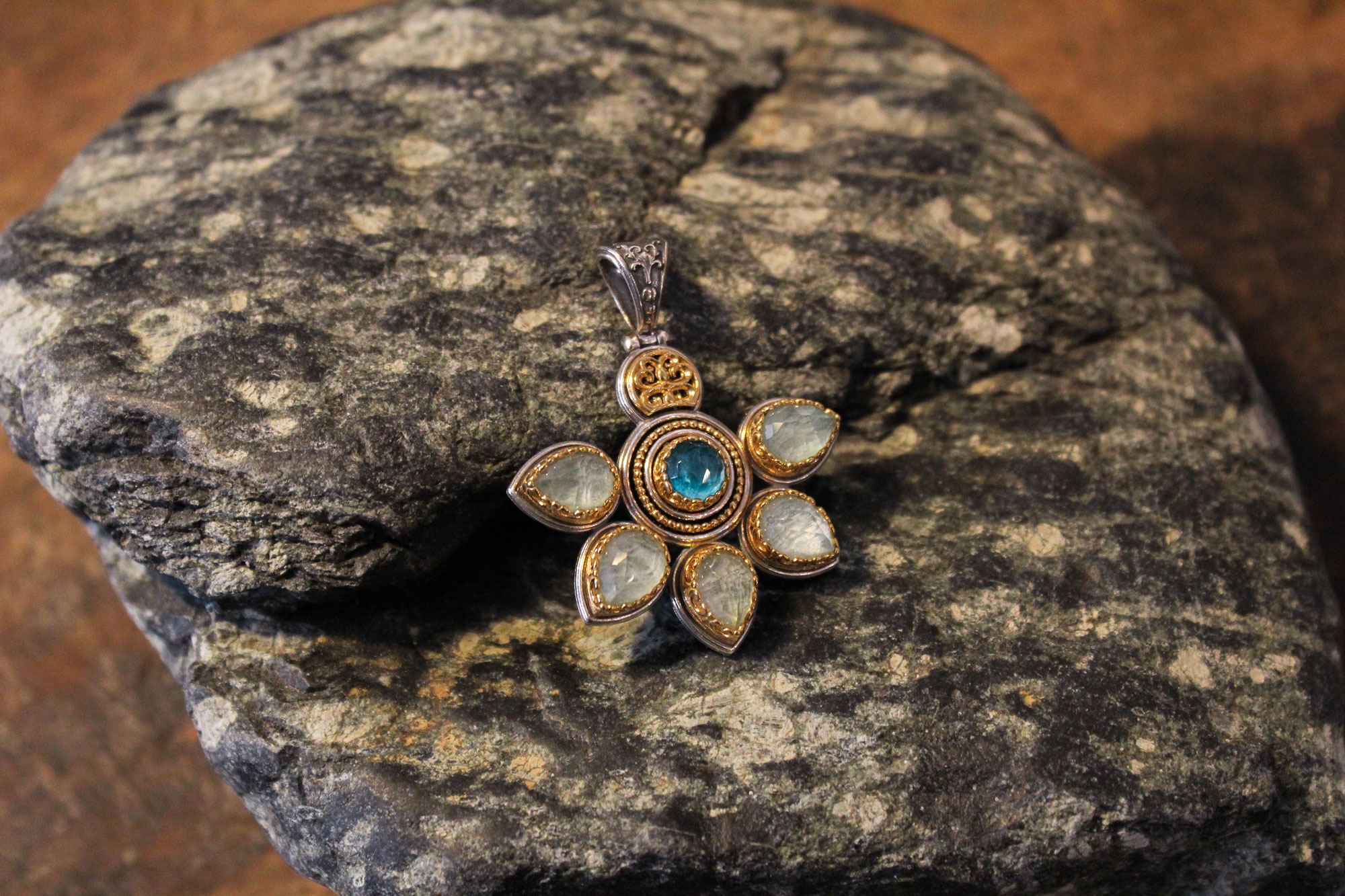 Byzantine Style Flower Pendant - Image 2