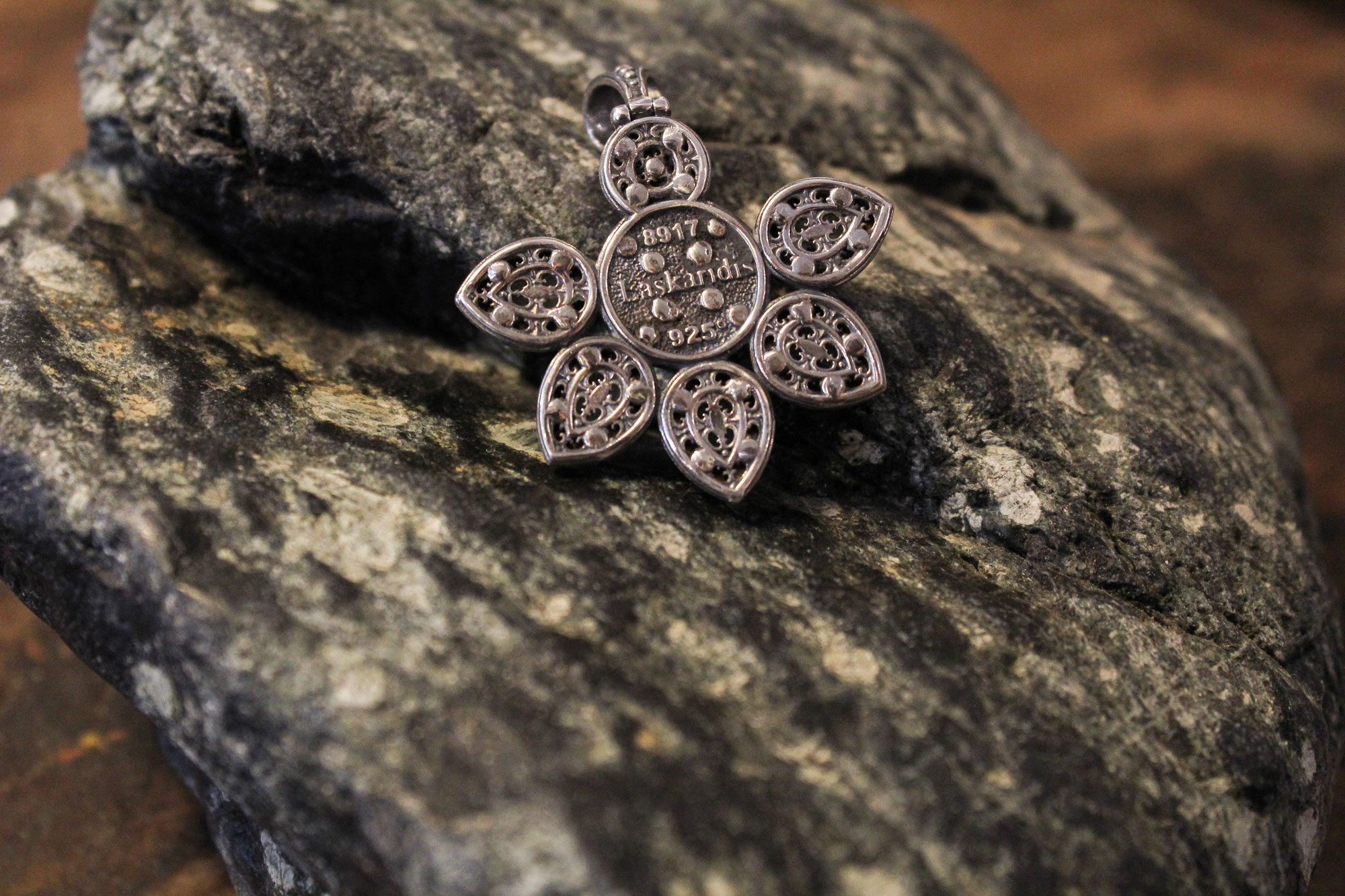 Byzantine Style Flower Pendant - Image 5
